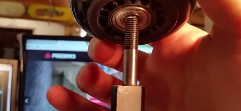 Quick How To – Remove Spacers & Bearings From Center Wheel